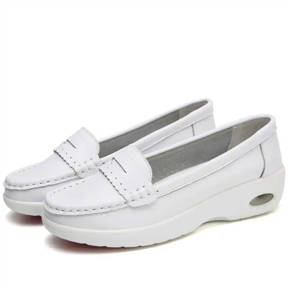 Thick Sole Slipon White Traine - Women Formal Wear Brands reseña y precio