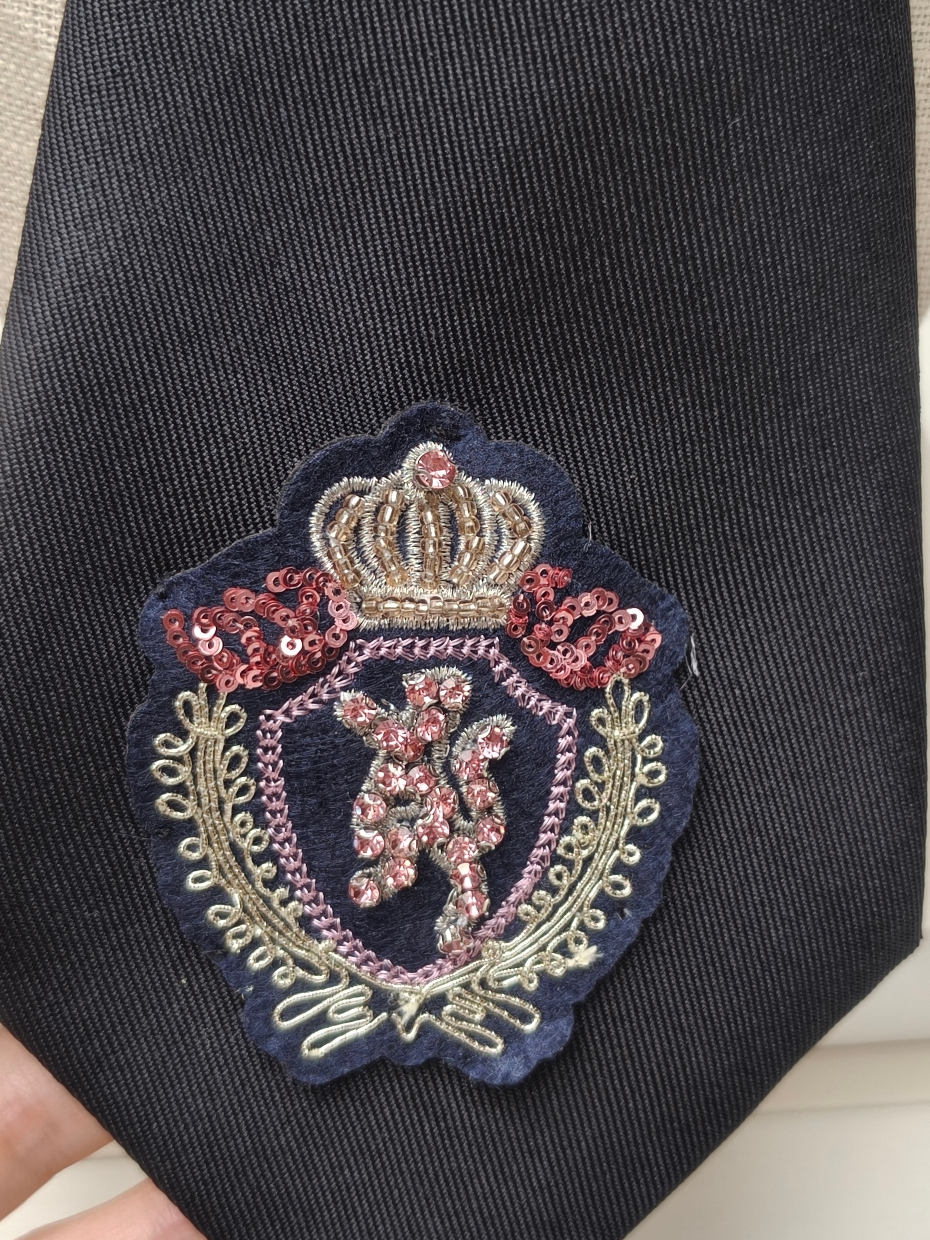 High-End Crown Badge Black Tie - High End Women'S Formal Wear reseña y precio