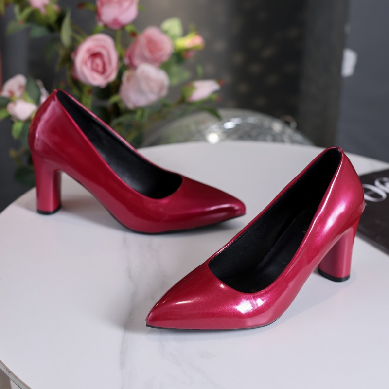 Plus Size Patent Leather Pump  - Pump Heel Block reseña y precio