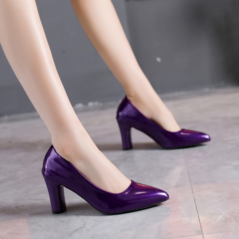 Plus Size Patent Leather Pump  - Pump Heel Block reseña y precio
