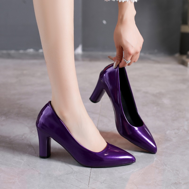 Plus Size Patent Leather Pump  - Pump Heel Block reseña y precio