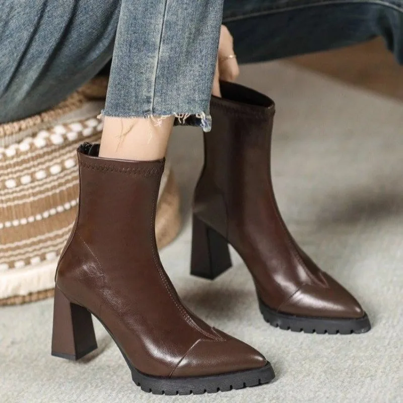 Pointed Toe French Tight Boots - Pump Heel Block reseña y precio