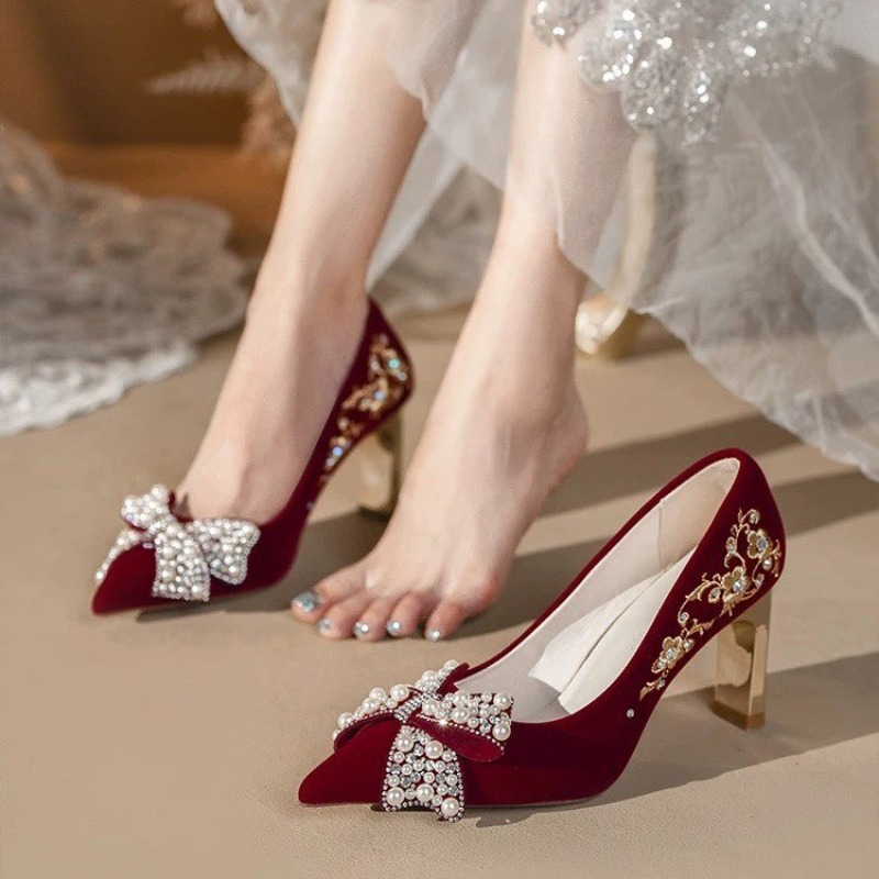 Embroidered Block Heel Single  - Pump Heel Block reseña y precio